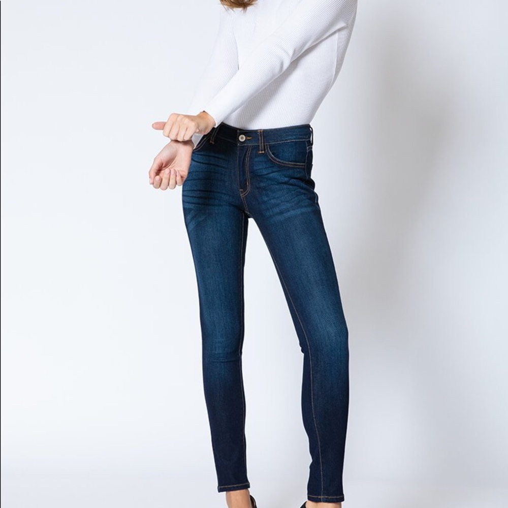 KanCan Holly Artesia Mid Rise Super Skinny Jean 9